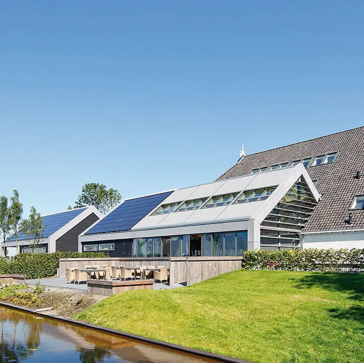 doekzonwering-horizontale-schuinliggende-beglazing copy